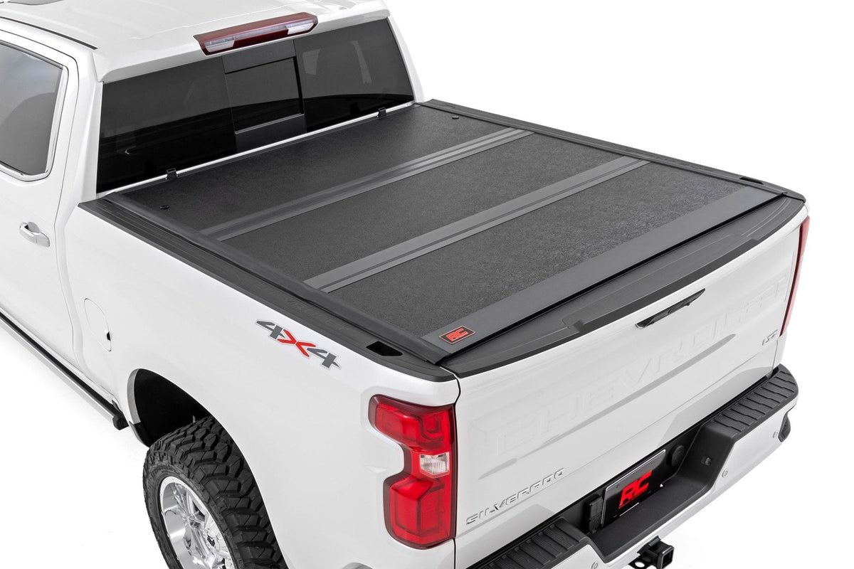 Hard Low Profile Bed Cover | 6'7" Bed | Chevy/GMC Sierra 1500 (19-26)/Silverado 1500 (19-26)